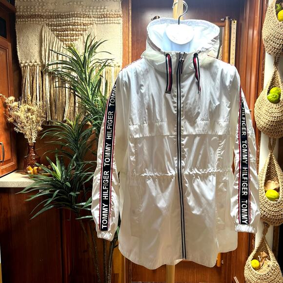 Tommy Hilfiger White Raincoat Jacket Women's XL Logo Sleeves Hooded Windbreaker - Picture 1 of 11